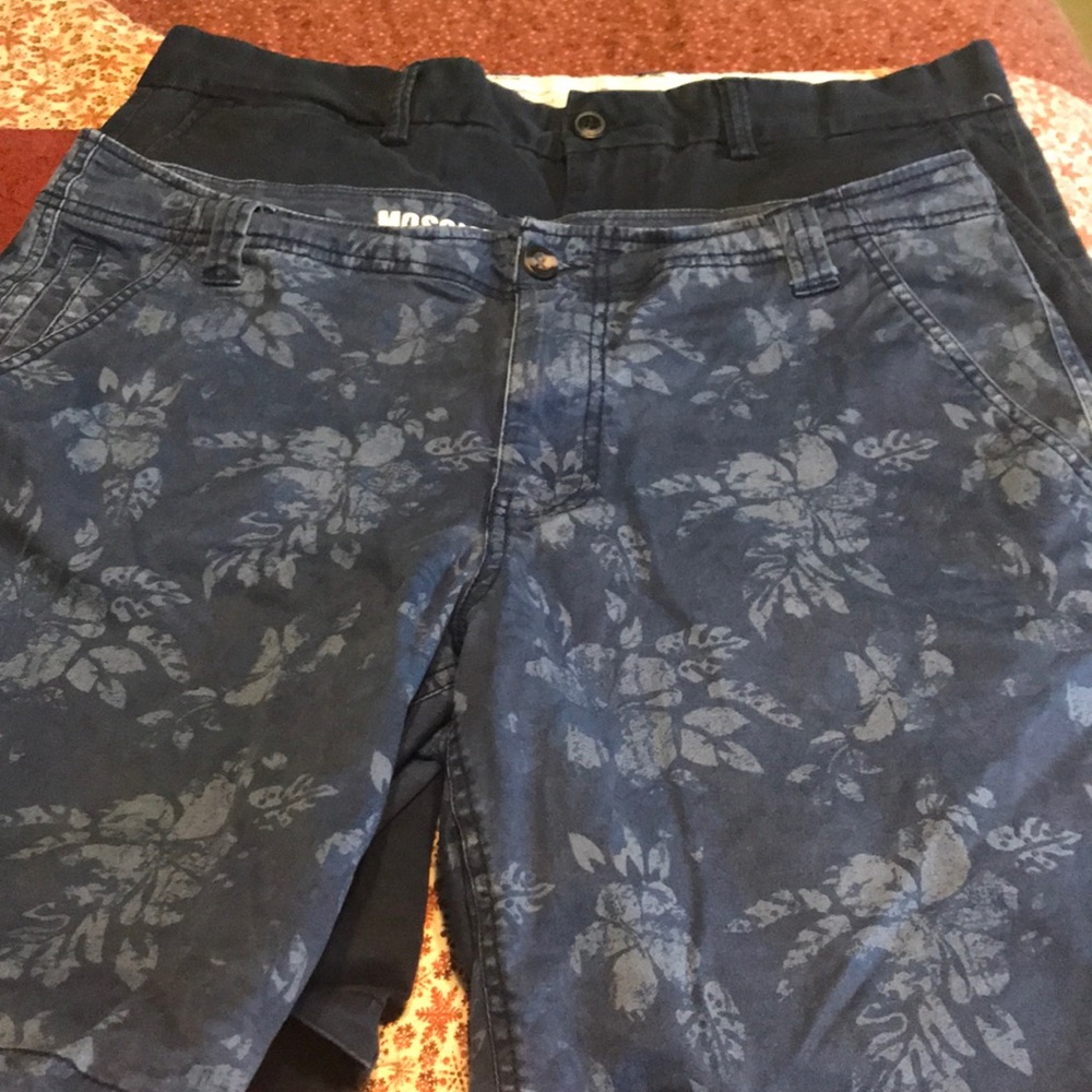 Bundle of 2 pairs of shorts